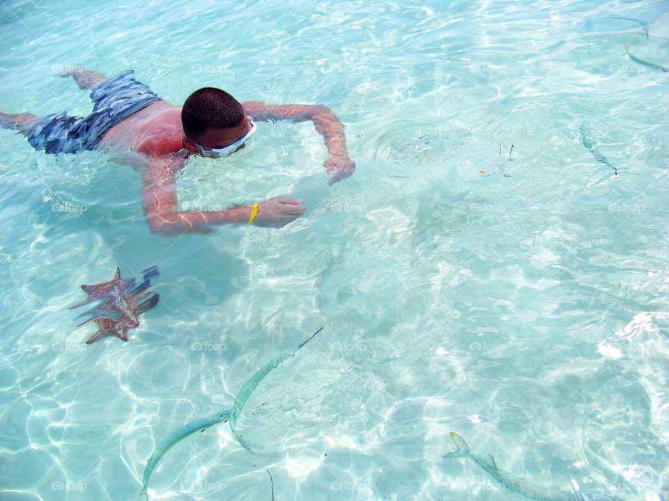 Snorkling by the shore
