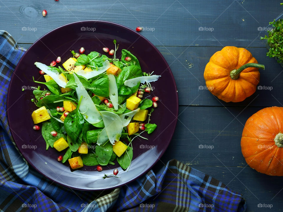 Green salad with pumpkin