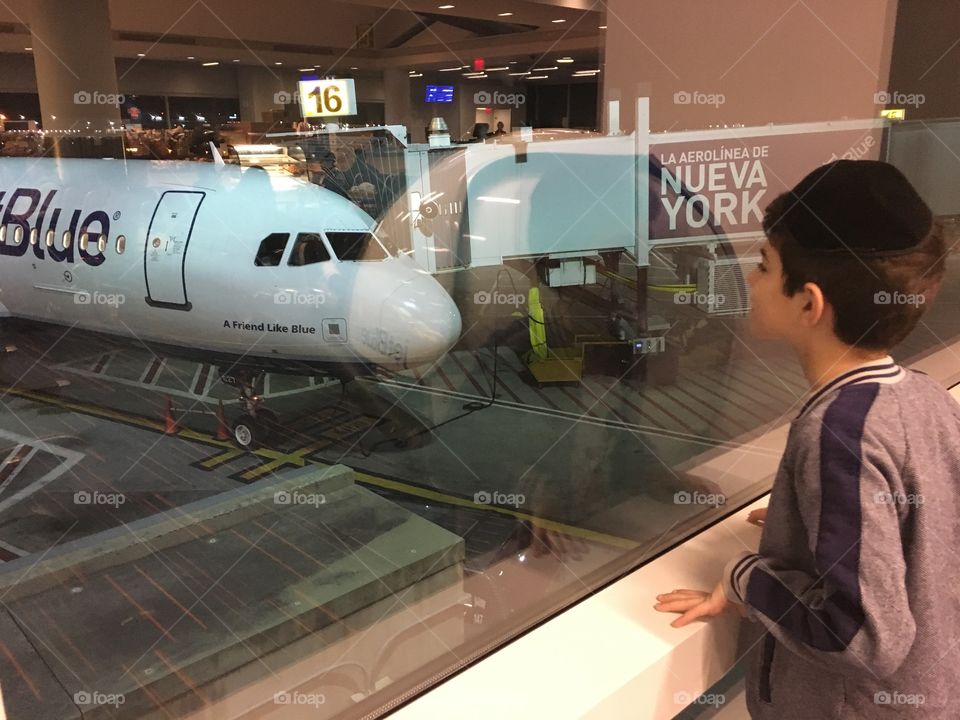 Boy meets Plane