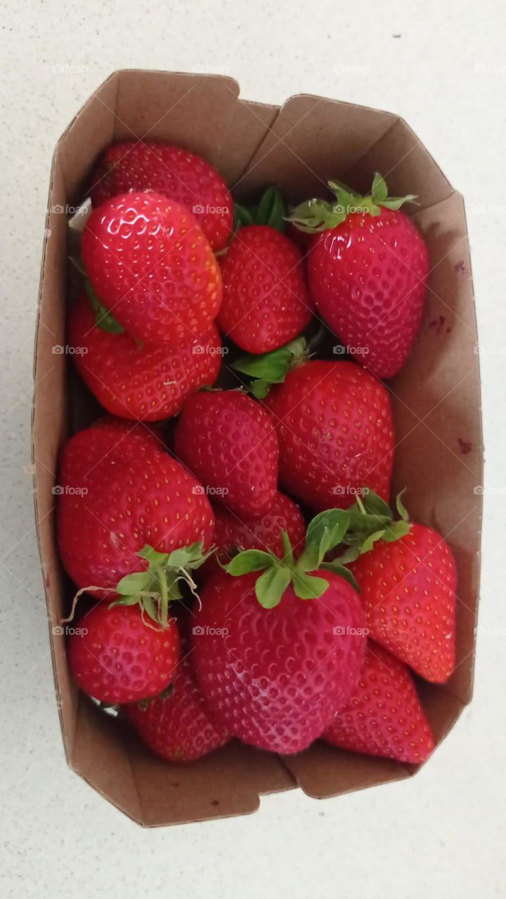 Caja de fresas ecológicas