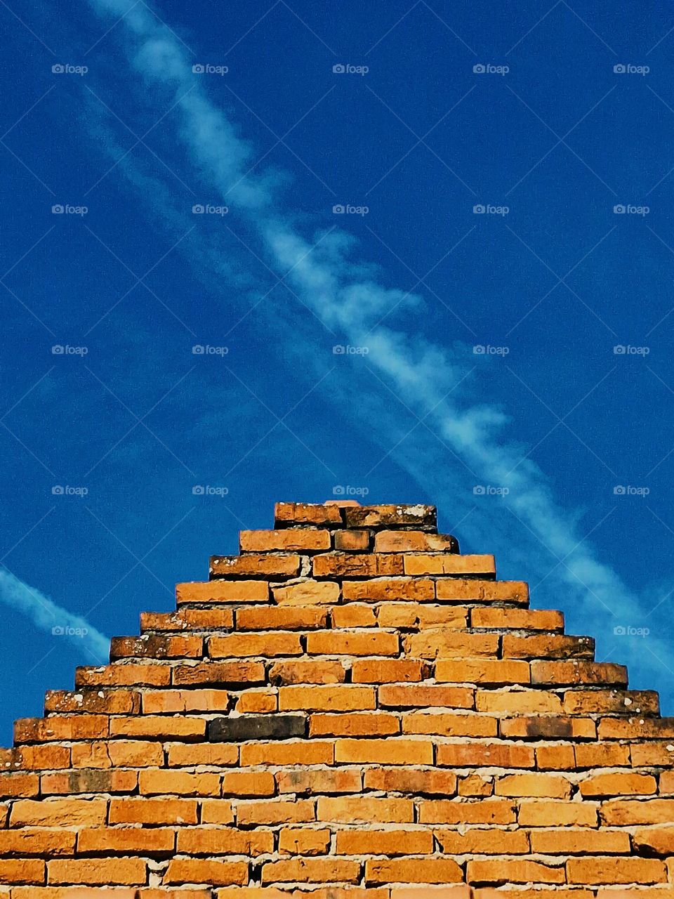 triangular brick construction