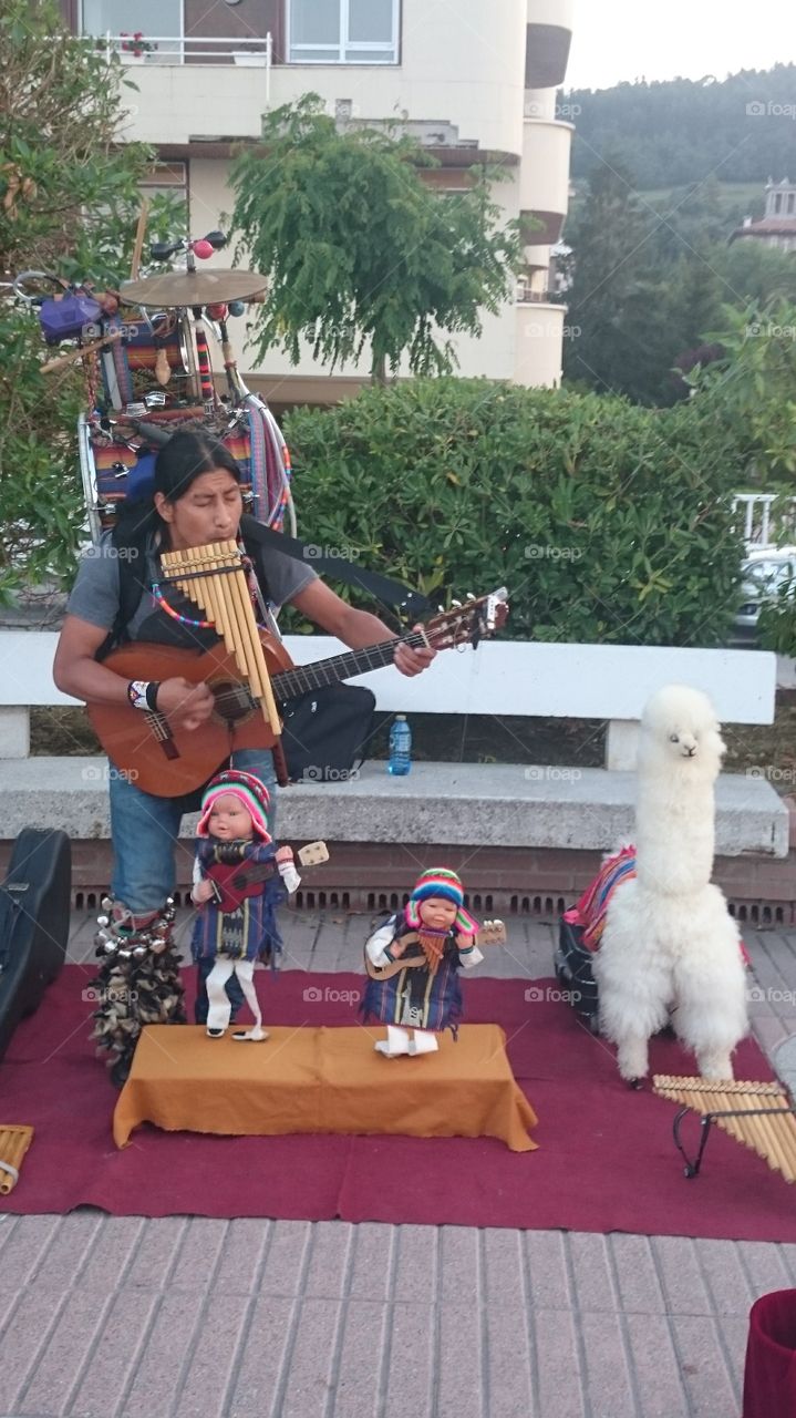 Música callejera. Fiestas de Castro Urdiales.  CANTABRIA