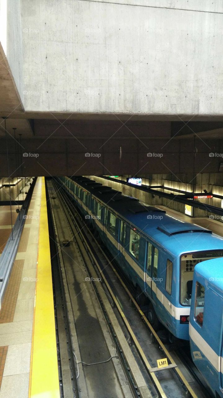 Metro wagon getting at its stop