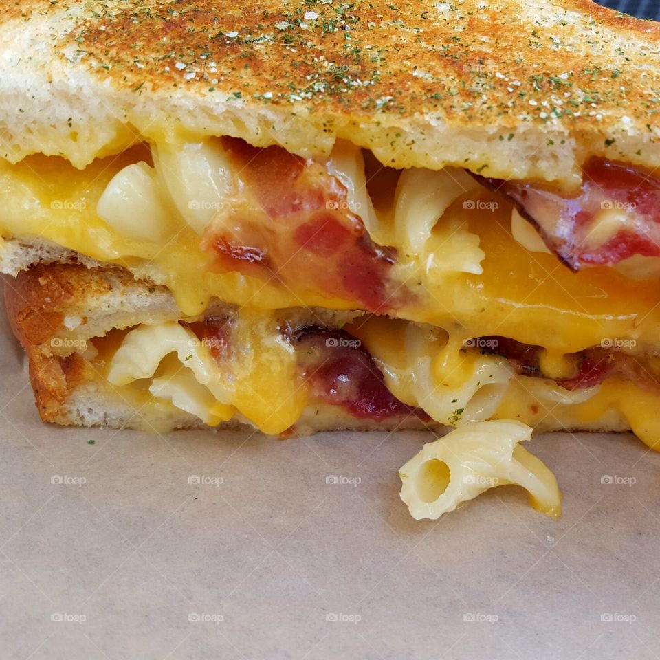 mac n cheese grilled sandwich