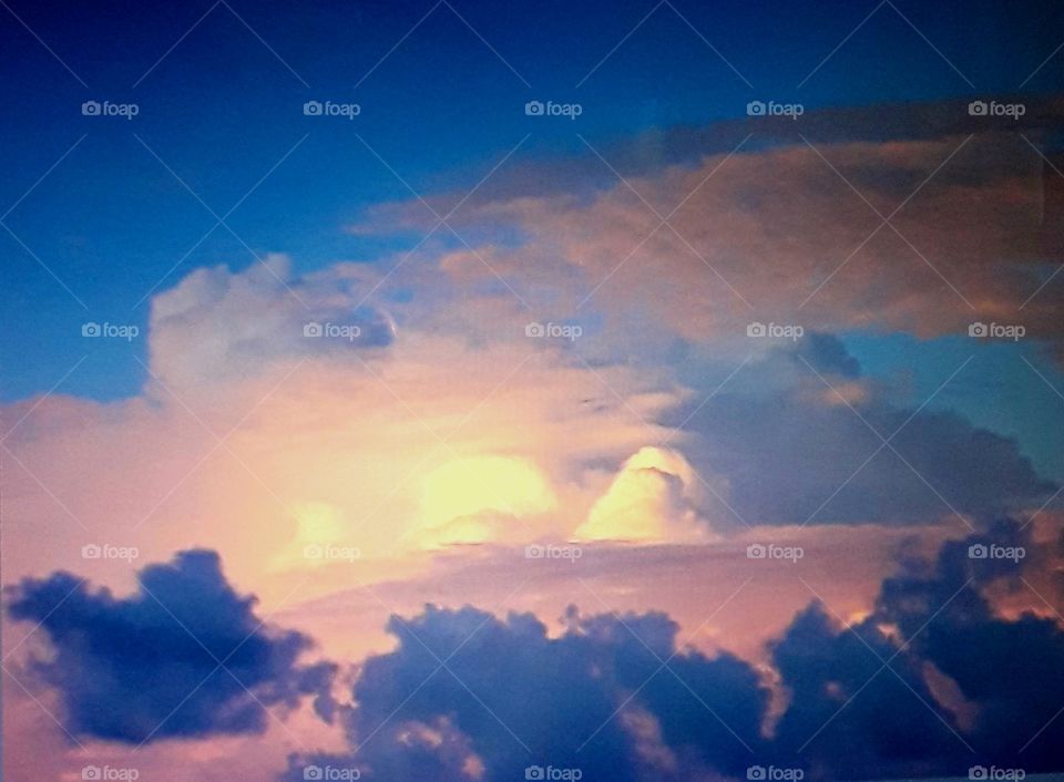 Cloud Formations on Isla