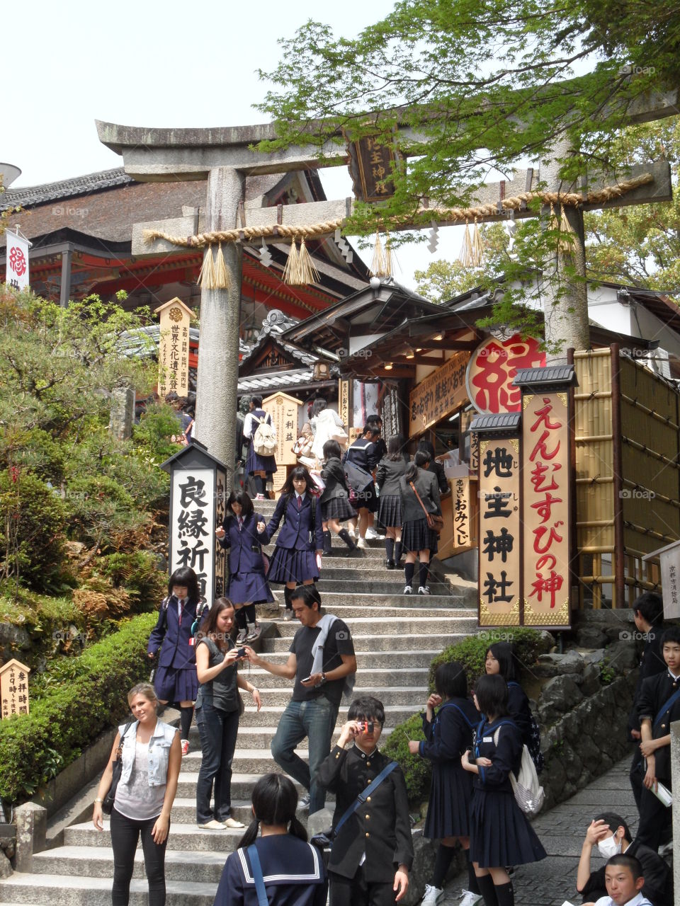 everybody prays in japanese temple