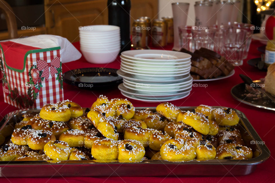 Saffron buns on Christmas dinner table - lussekatter på julbordet 