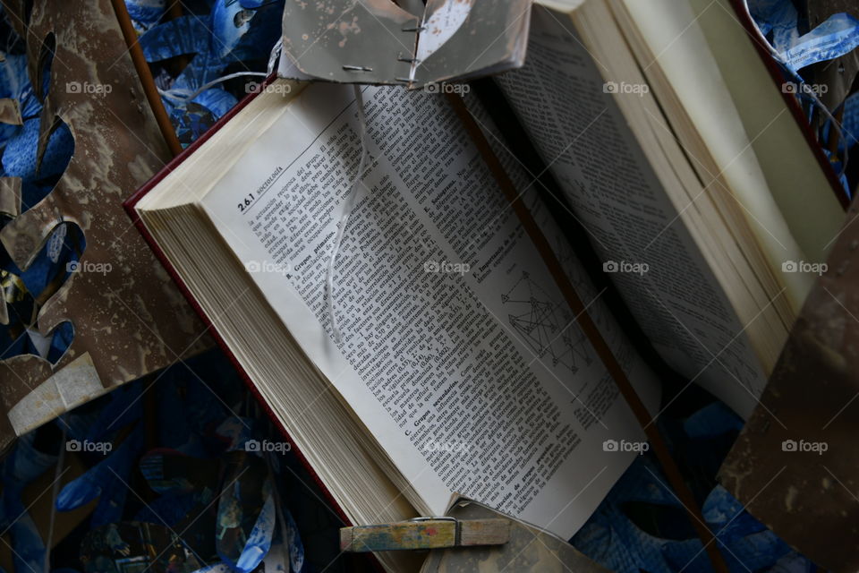 La letra, con sangre entra

The letter with blood enters