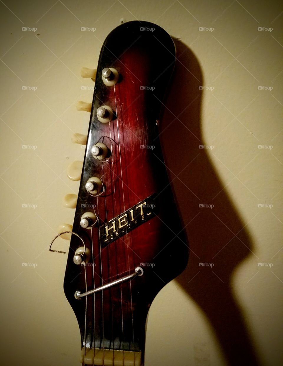 Heit Guitar Headstock