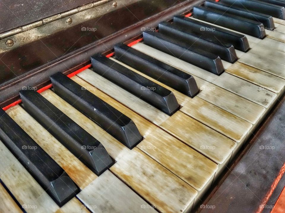 Antique Piano