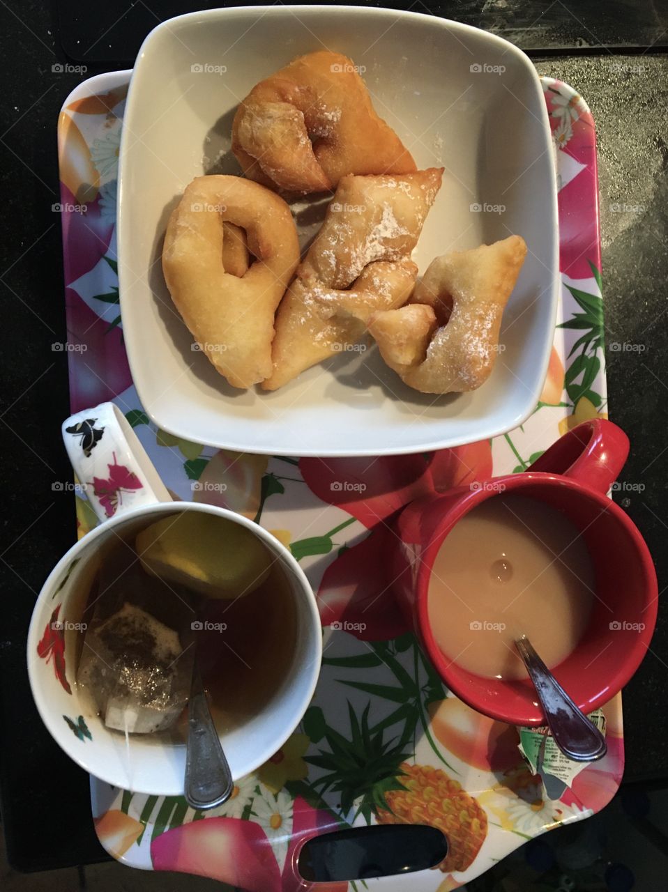 Coffre, tea and pastries for two