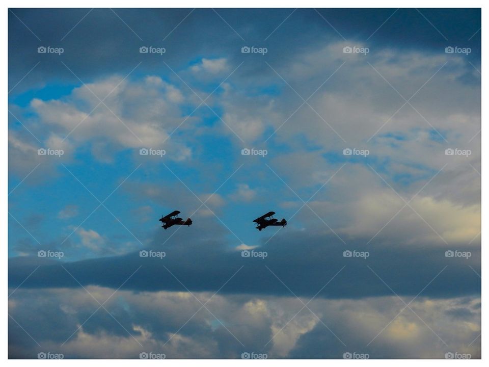 Bi-planes in the air