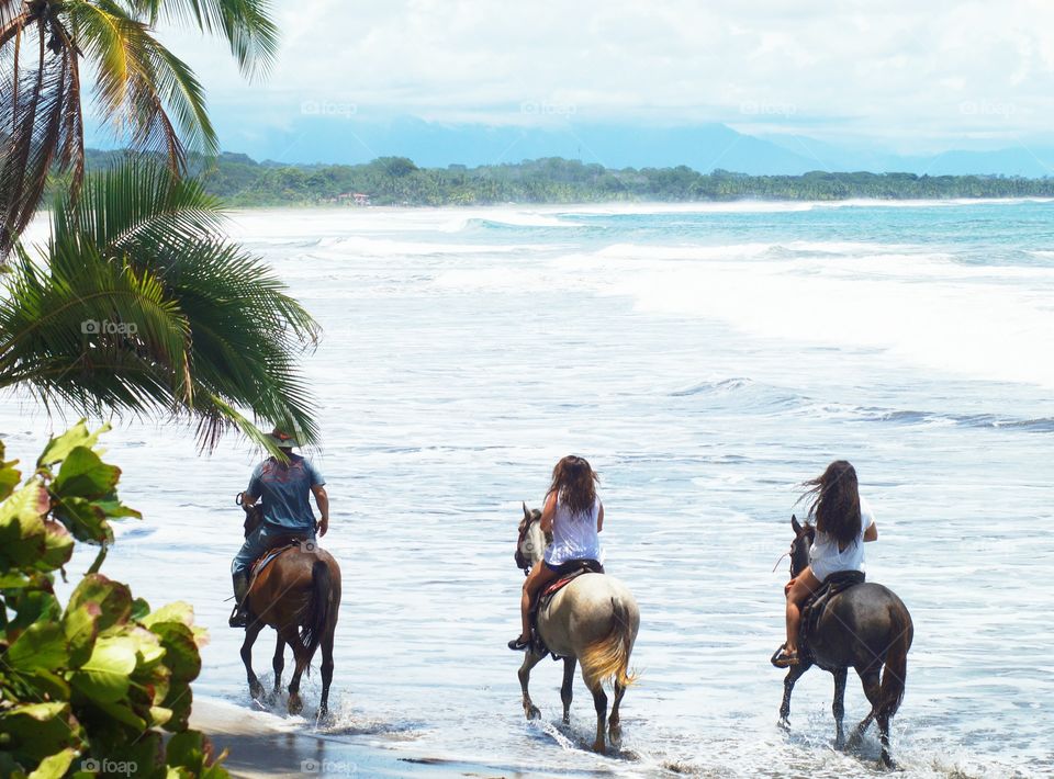 horseback riding into paradise
