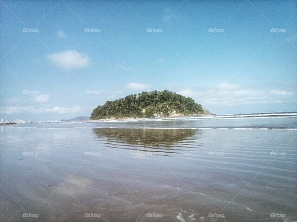 Urubuqueçaba Island. São Vicente, Brazil.