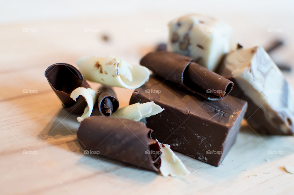 Chocolate fudge with chocolate shavings