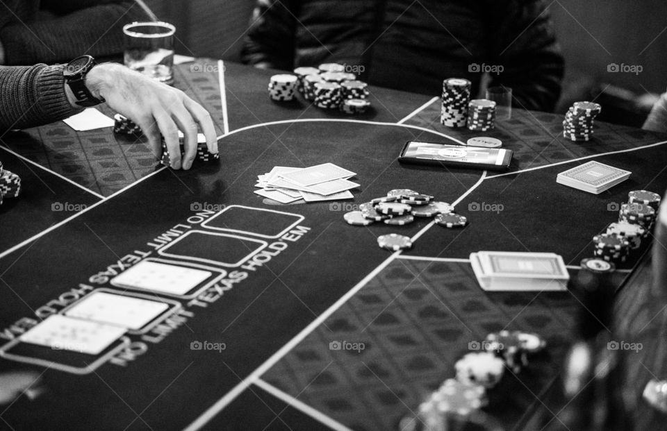 texas holding poker in black and white