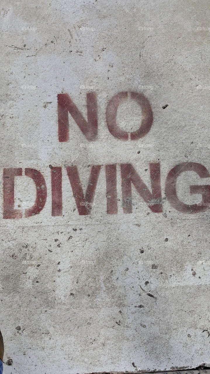 no diving in the shallow end