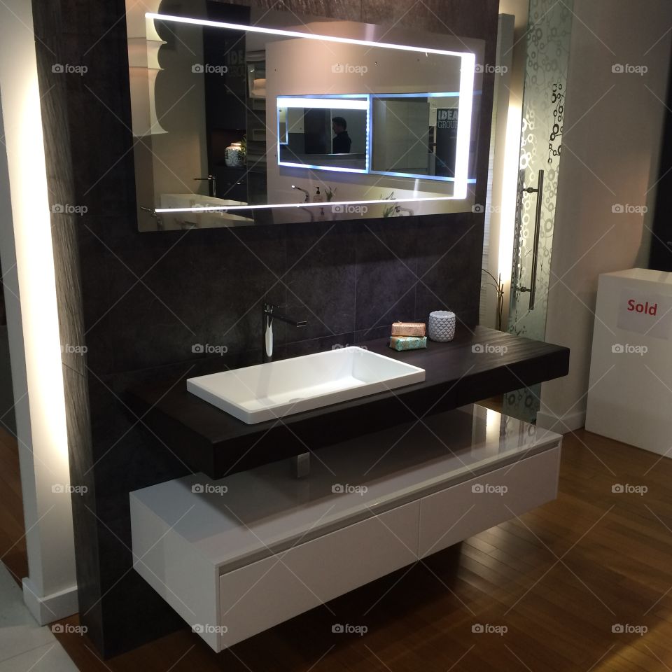 Modern vanity