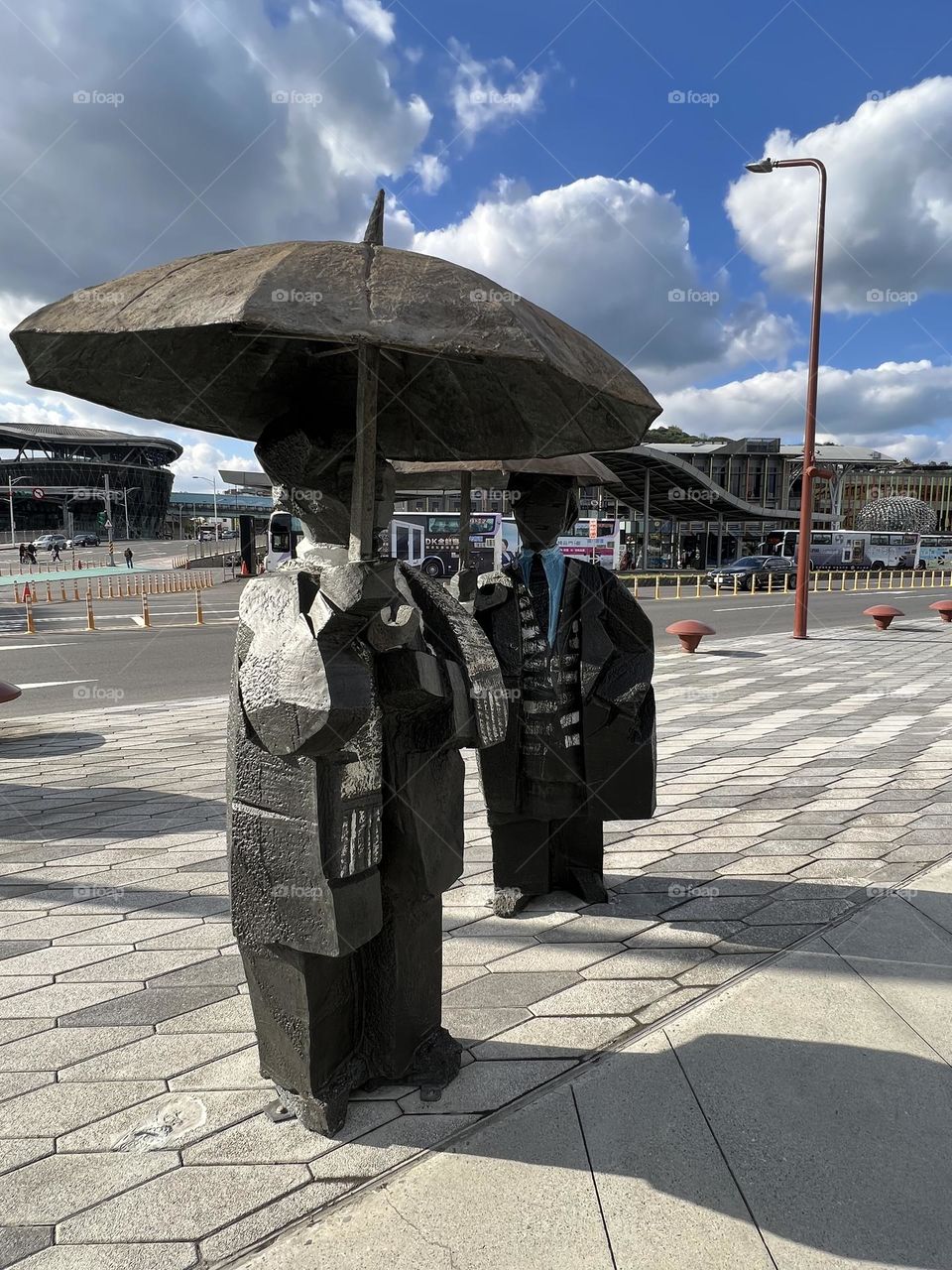Keelung station gentleman statue