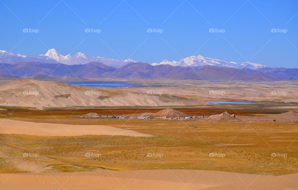 Dunes and lakes in Tibet 