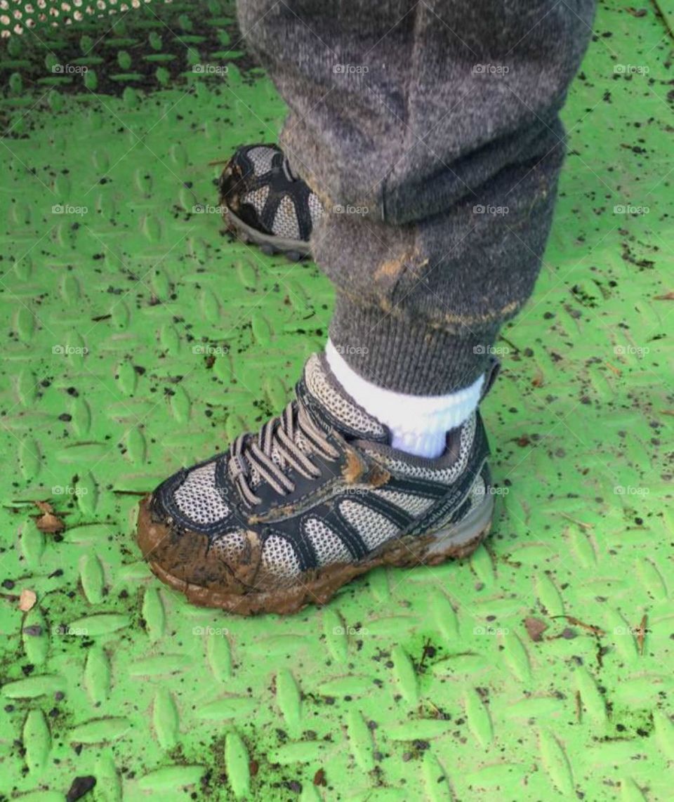 Muddy feet 