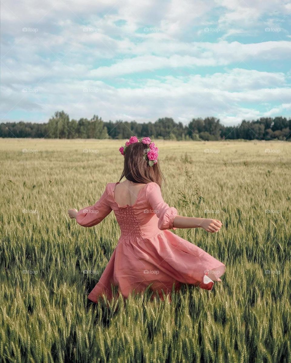 dancing in the field ,woman dance, freedom