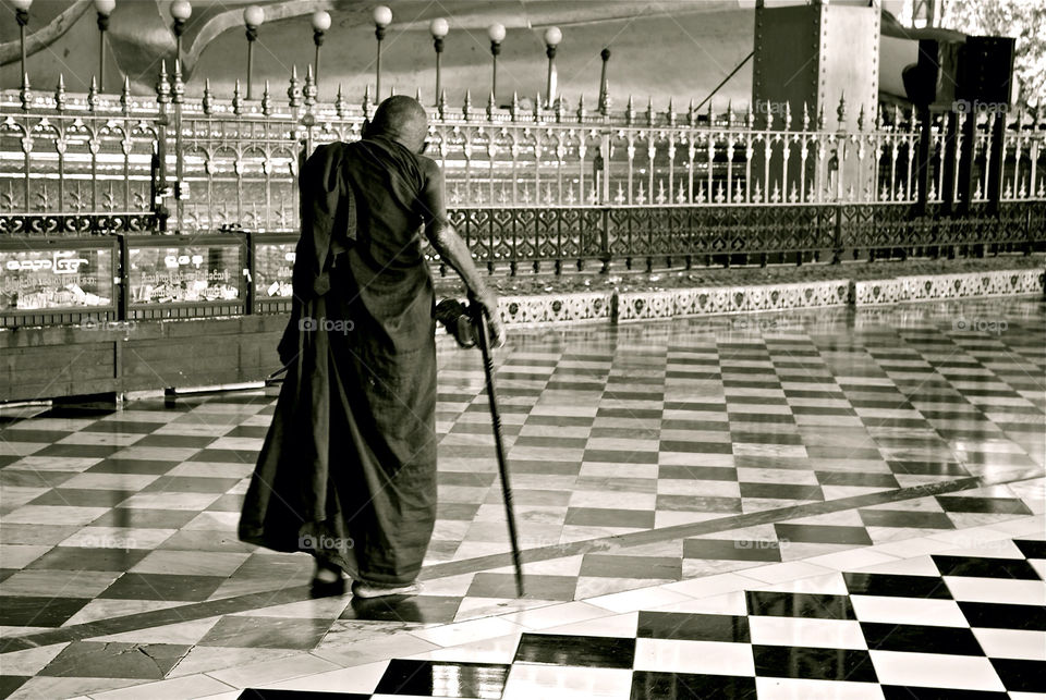 walking old in temple by trist9