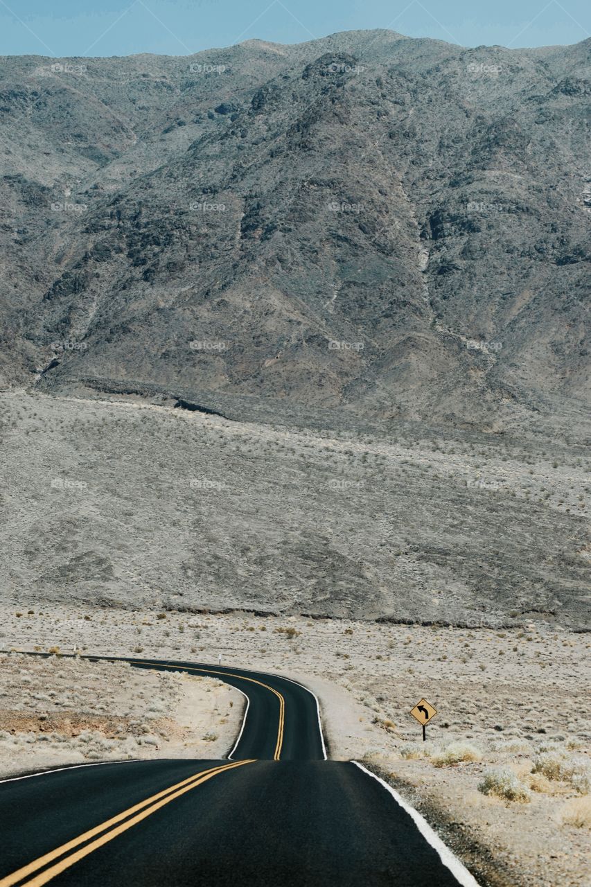 road 190 death valley America on my way to Las Vegas