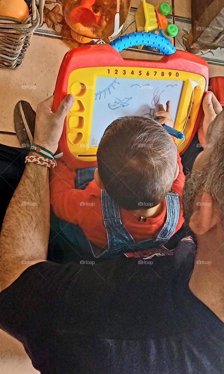 Experimentando la motricidad fina