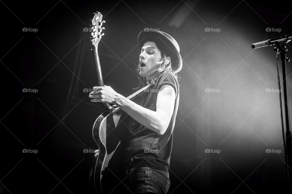 James bay live in Barcelona