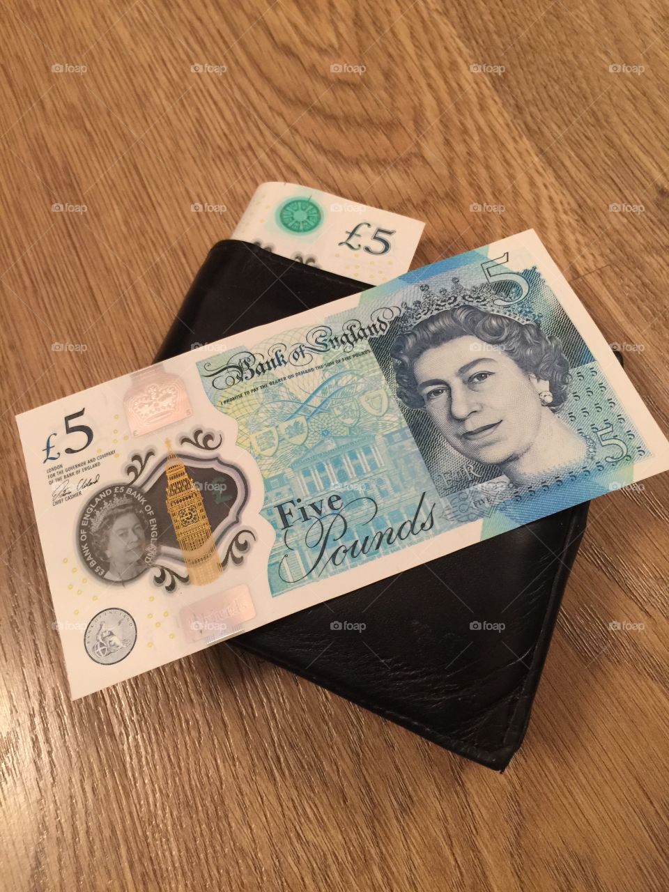 The new English 2016 polymer plastic £5.00 note