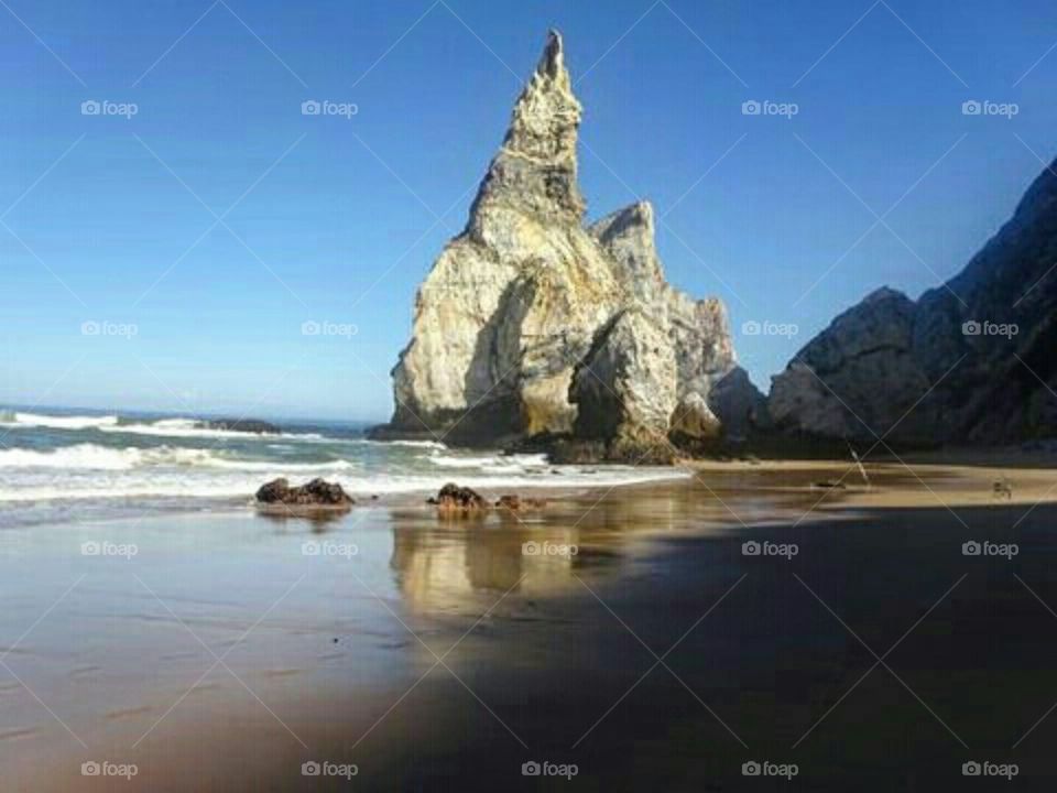 Praia da Ursa, one of the most beautiful beaches in the world, located very close to Cabo da Roca, the westernmost point of continental Europe.