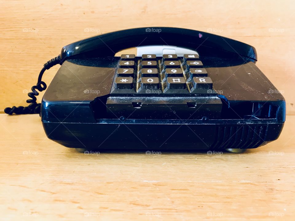 An old black telephone 