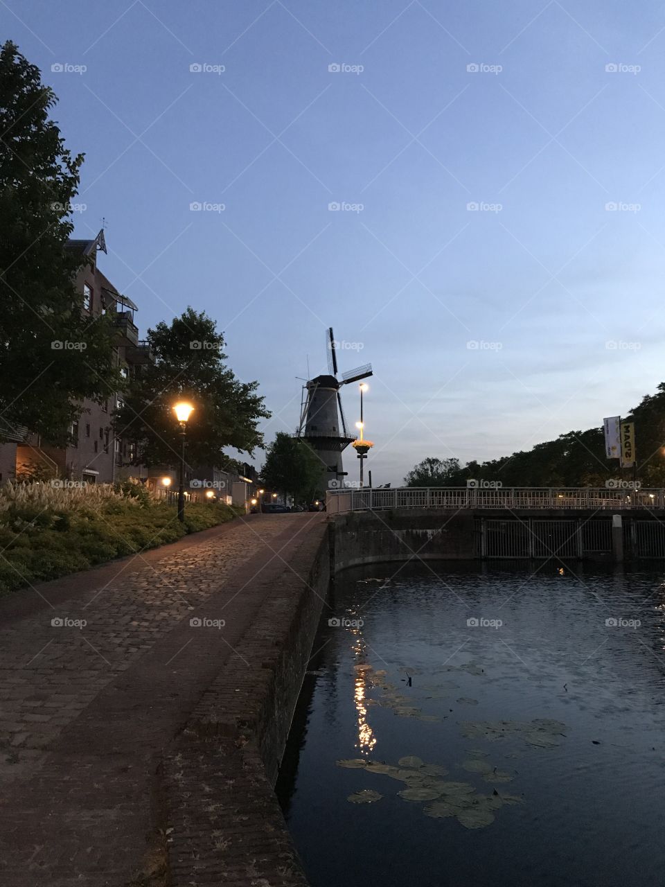 Windmill 
Dusk
Canal 
Evening 
Old