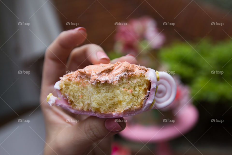 Cake in hand