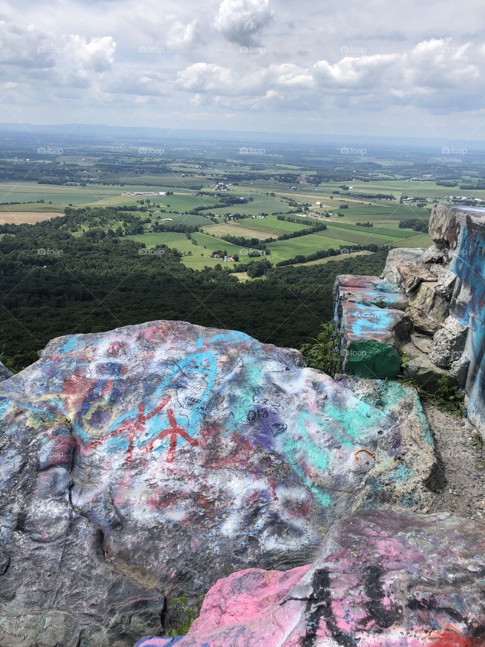 High rock overlook cascade Maryland Painted rocks