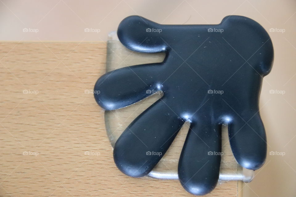 Hand-shaped corner protectors