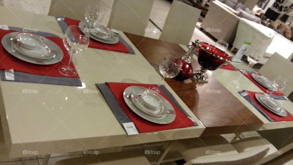 red dining set up. to see to beauty of red