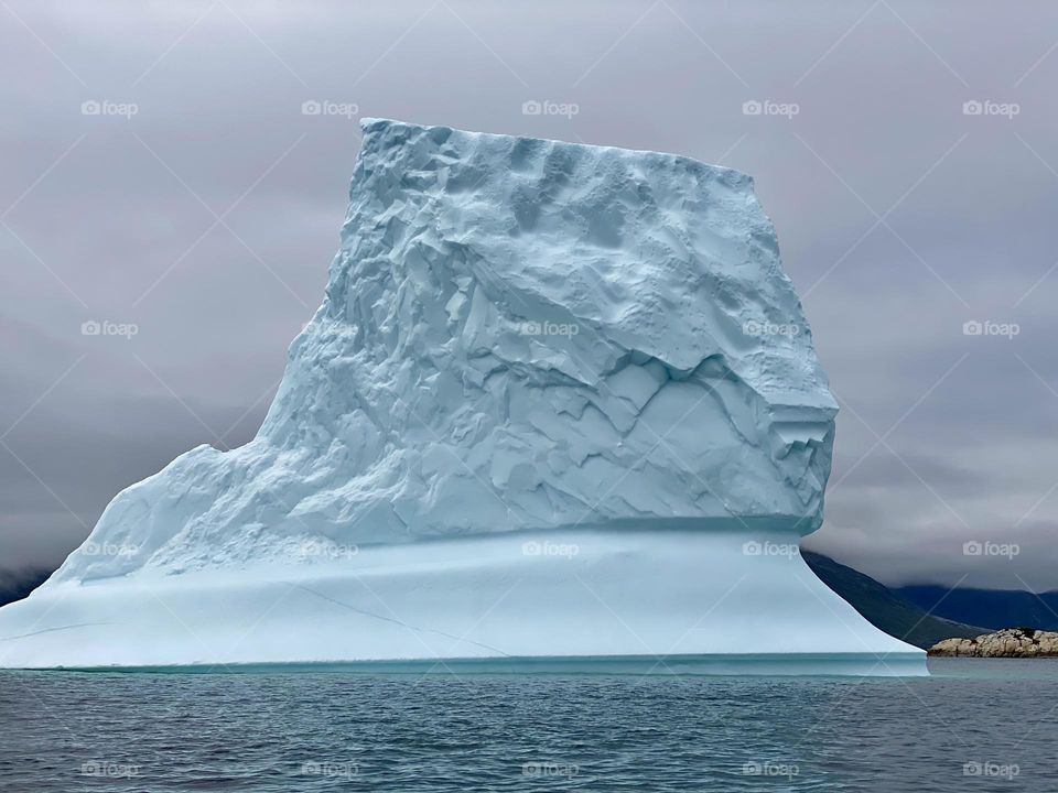 A blue tinted iceberg 