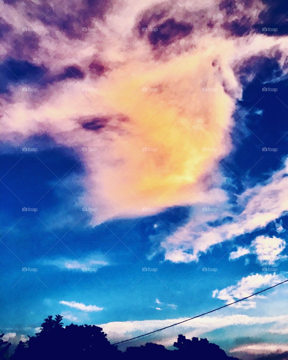 🌅07H00 - Clareie, #Jundiaí. 
Que a #sextafeira possa valer a pena!
🍃
#sol #sun #sky #céu #photo #nature #morning #alvorada #natureza #horizonte #fotografia #pictureoftheday #paisagem #inspiração #amanhecer #mobgraphy #mobgrafia #AmoJundiaí