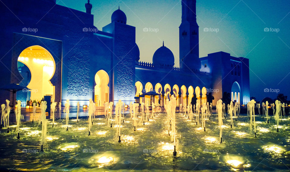 Sheikh Zayed Grand Mosque. Be captivated by the majestic Sheikh Zayed Grand Mosque. Located in the capital of United Arab Emirates, Abu Dhabi. A place not only for worshippers but also a place that opens its doors to everyone for learning through their visitor programs. Be mesmeri