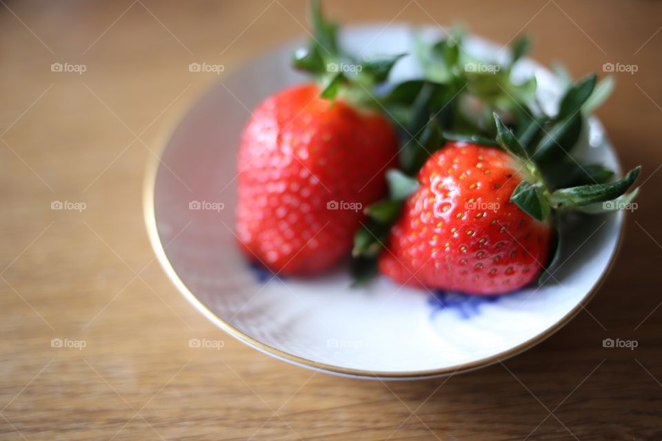 Strawberries on a plate 