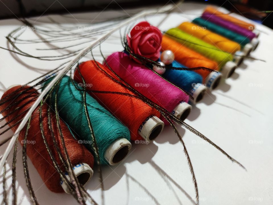 Clash of colorful eye-catching threads