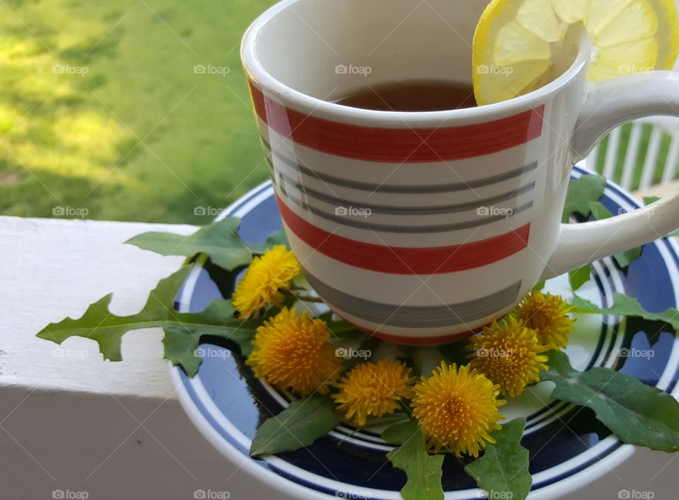 Dandelion hot tea