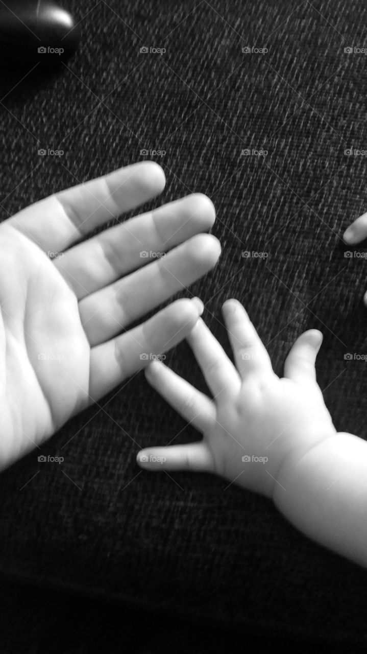 mummy and baby (hands)