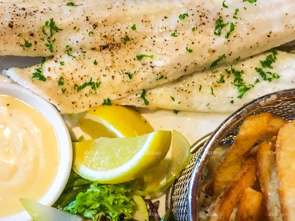 Grilled fish, king George whiting, lemon, salad, sauce, gourmet cuisine