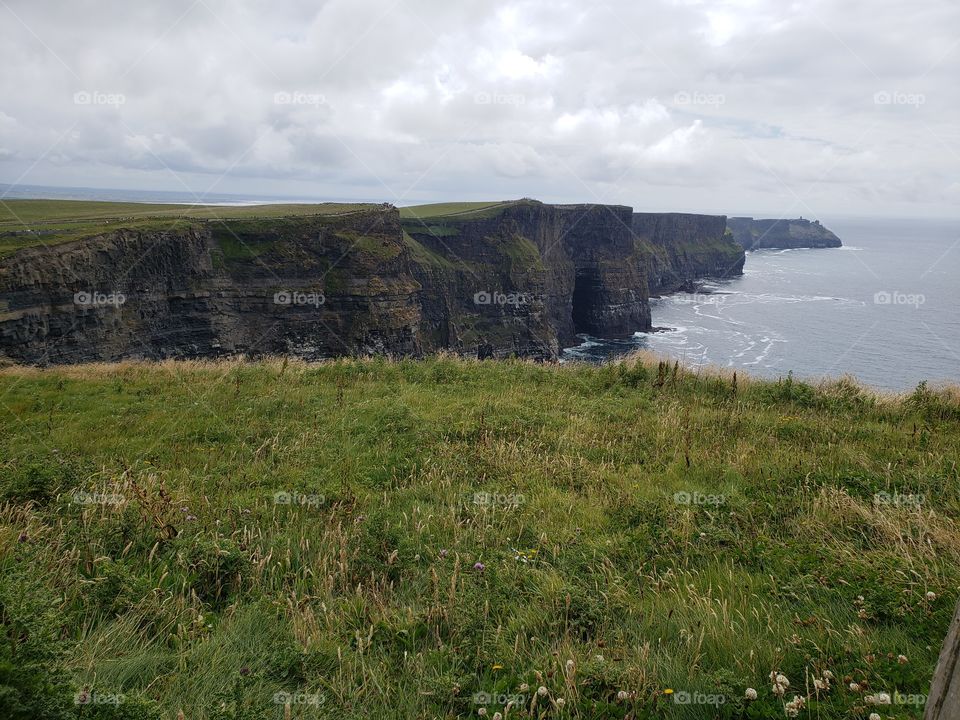 Clear day image of Cliffs of Moher