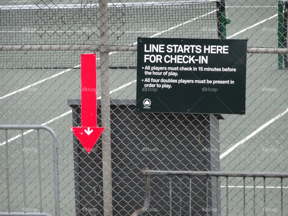 Tennis court signage 