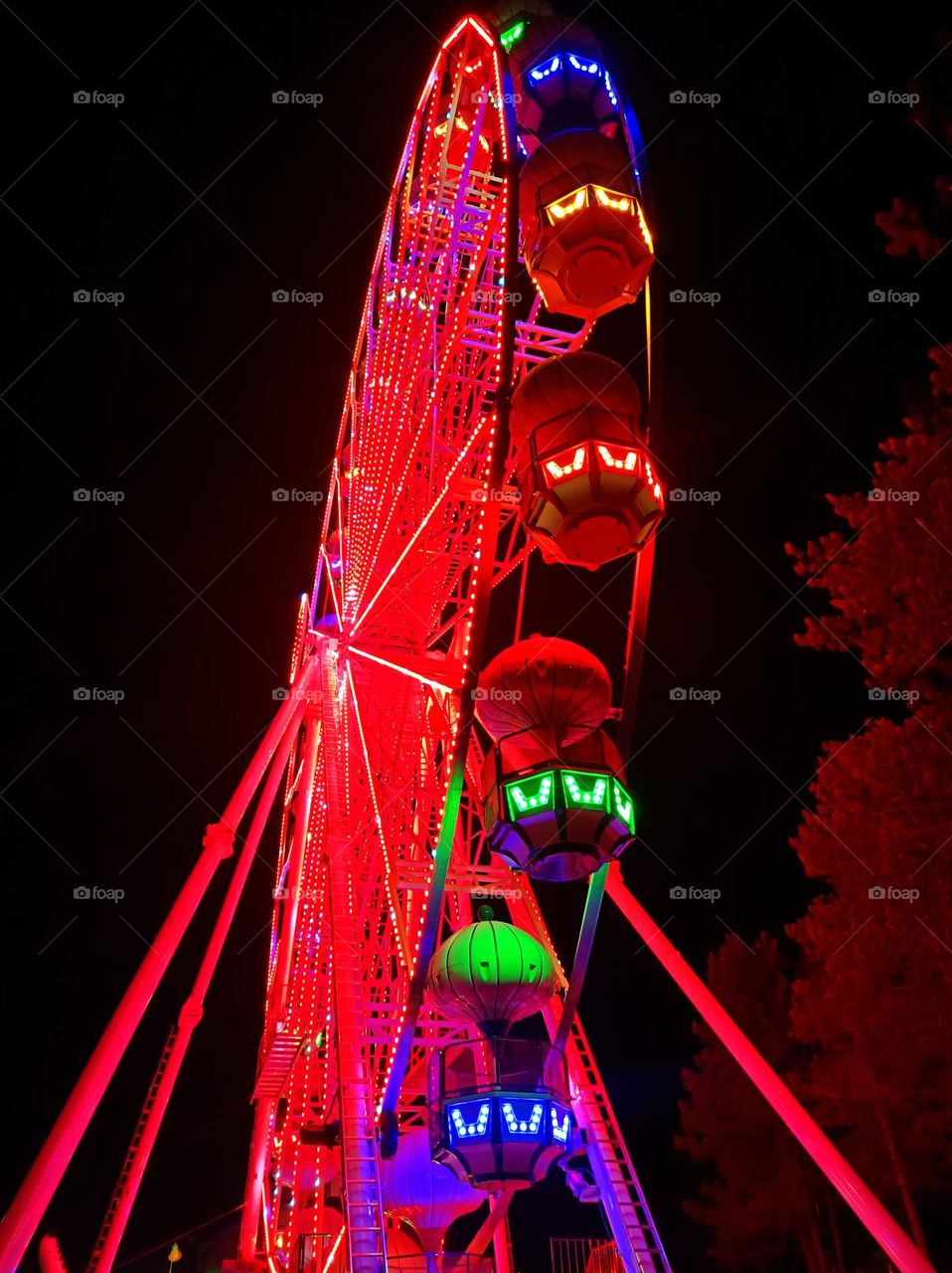 wheel at night