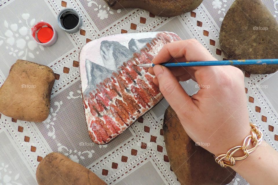 Stone painting. Spectacular and easy decorsting experience. 🖌🖌🖌